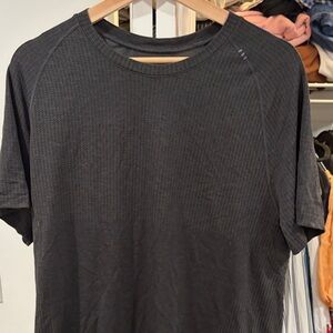 Men’s black metal vent tech - lulu